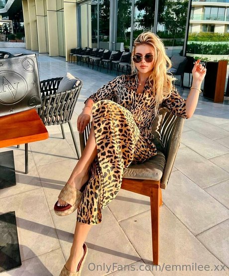 emmilee xx modelo desnuda imágenes