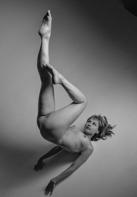 Victoria Borodinova actrice de nus photo