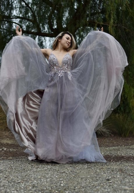 Emi Evans top star galeries