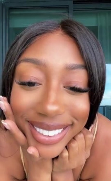 Vivi Panamera bonita estrella porno foto