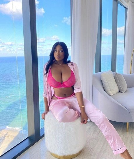 Vivi Panamera actrice de sexe img