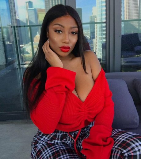 Vivi Panamera bonita estrella porno galería