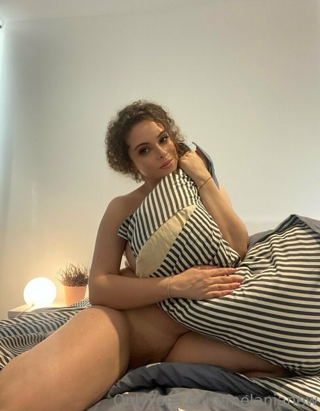 melanianew star du porno chaude image