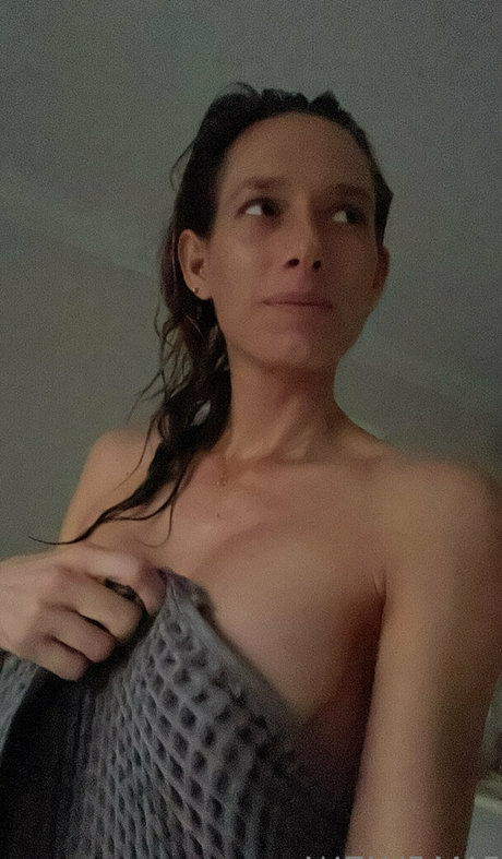 Nataliemaeyoga actrice xxx galeries