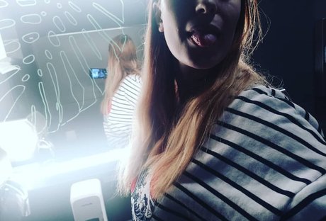 TeRefur modèle adulte photo