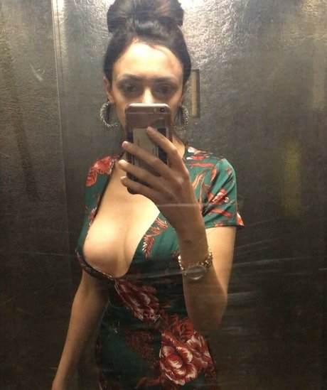 Kalina Balimezova modelo libre foto