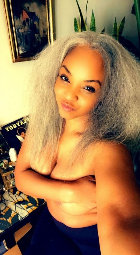 Sinnamon Love desnudos estrella porno archivo