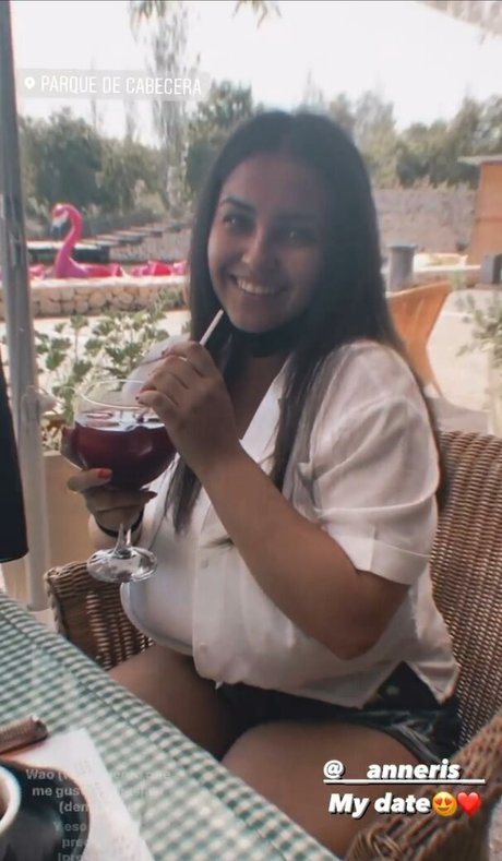 Anneris18 star du porno en haute qualité images