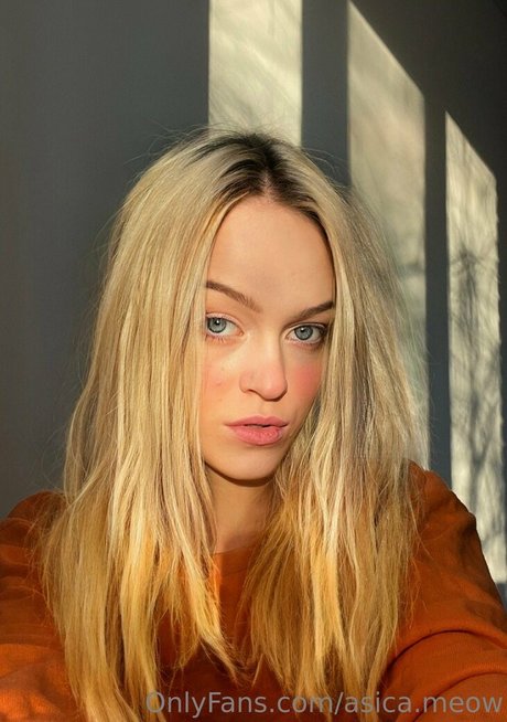 asica meow modèle chaud image