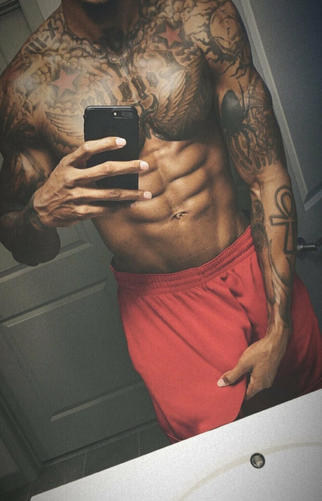 kingnate___ hot model pic