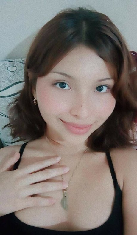 Show Your Girlfriend estrella desnuda fotos