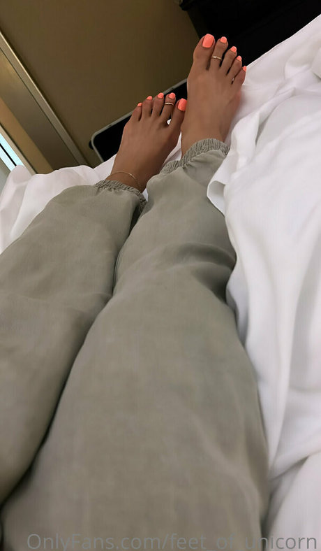 feet of unicorn best star img