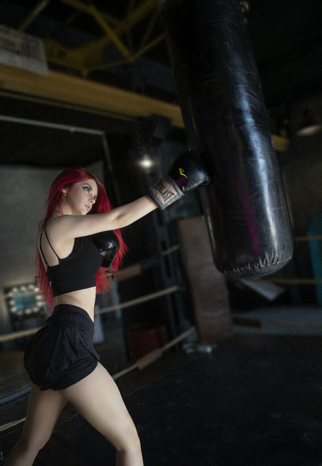 Angie Strelnikova belle actrice des photos