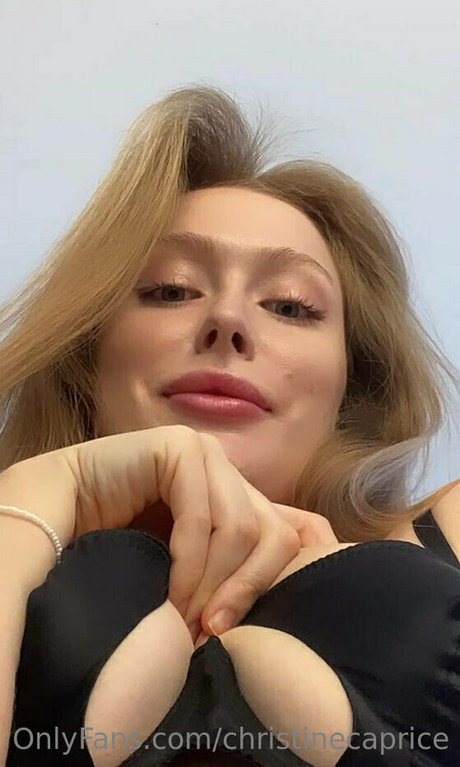 christinecaprice modèle de sexe img