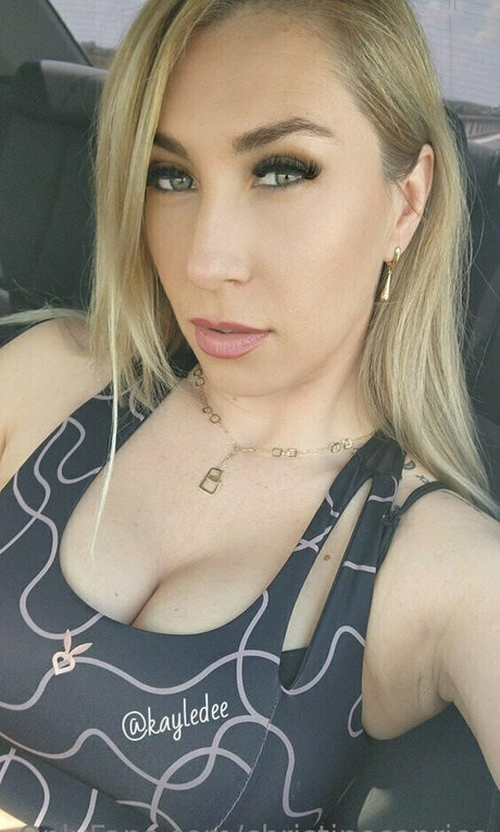 christinecaprice bonita estrella fotos