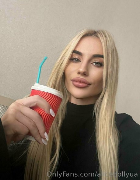 alicedollyua actrice sexy galerie