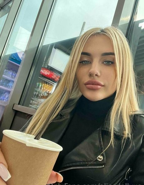 alicedollyua star du porno gratuite photos