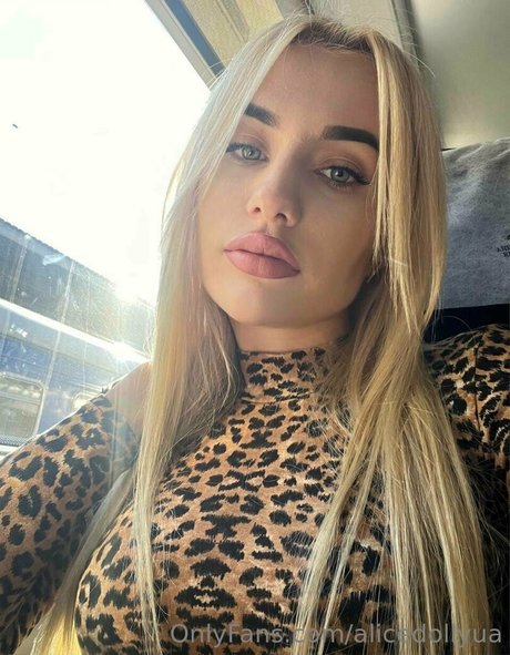 alicedollyua modèle de haute qualité archive