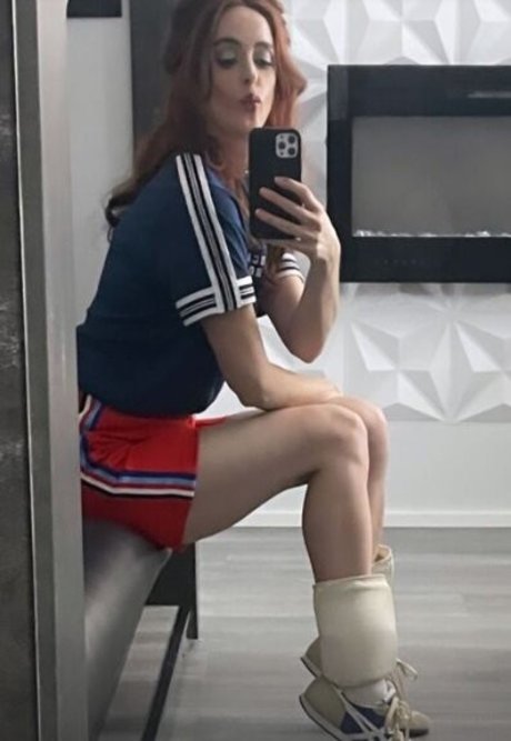 Krysten Ritter sexo estrella porno imagen