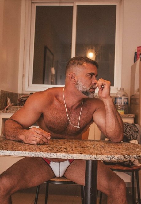 jorginhokarioka21 modèle artistique galerie