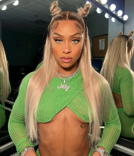 Jilly Anais hermosa estrella foto