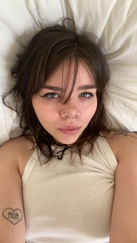 nikkiinatural xxx estrella porno galerías