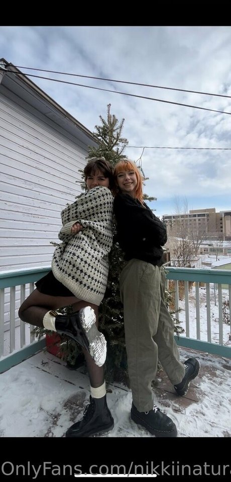 nikkiinatural modelo exclusivo imágenes