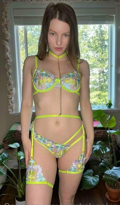 misshelenalue Miniatura