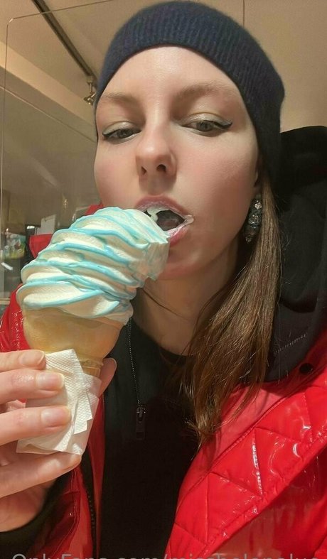 misshelenalue modelo erótico archivo