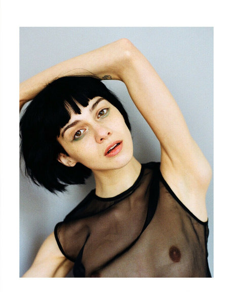 Emma Appleton modelo superior imagen