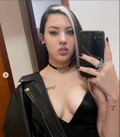 Sah Santtos_ modelo galerías