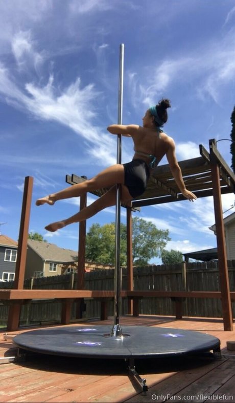 flexiblefun modèle xxx photo