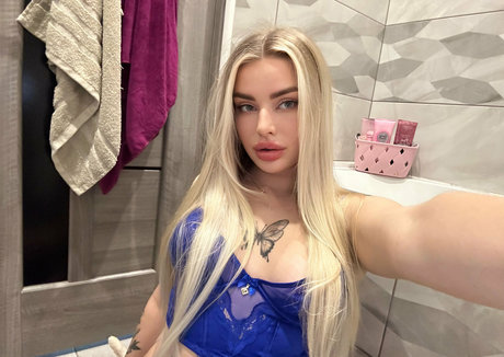 blondyaria modelo sexual imagen