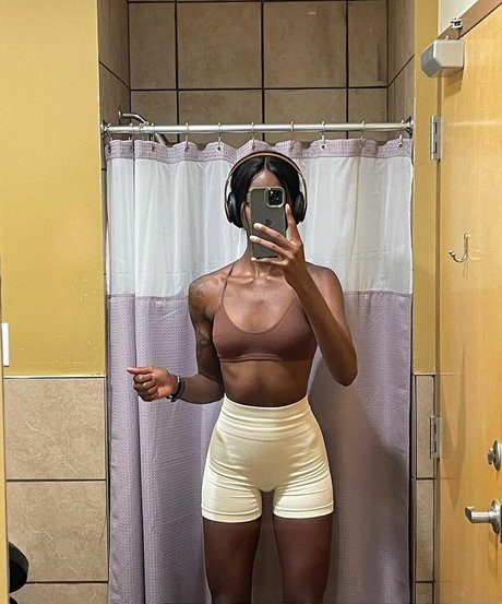 Luhmulaa model nudes photos