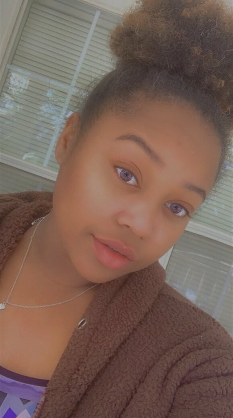 shortstacc actriz exclusiva imágenes