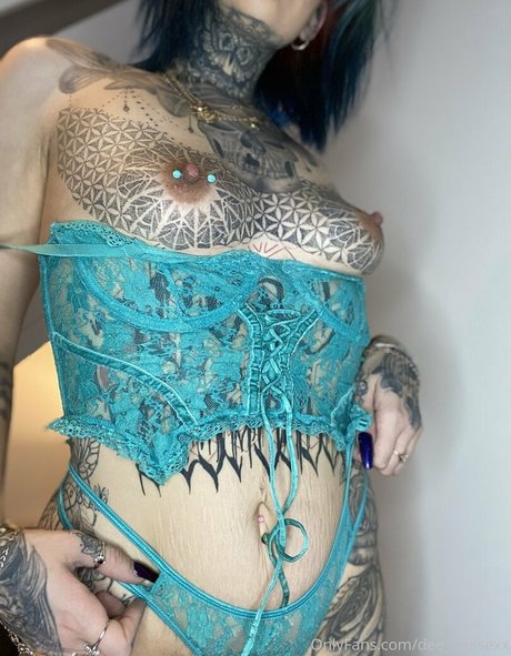 dee louisexx estrella desnuda imagen