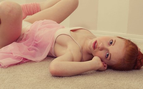 Dolly Little modèle de haute qualité galerie