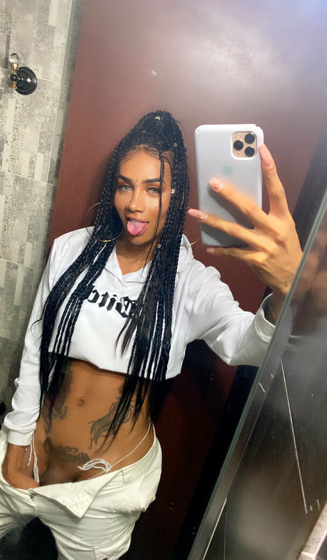 Laura Saenz actrice images