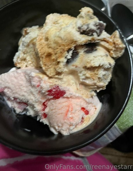 reenayestarr haut modèle photo