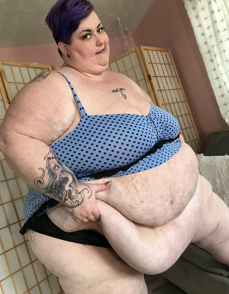 reenayestarr joli modèle collection