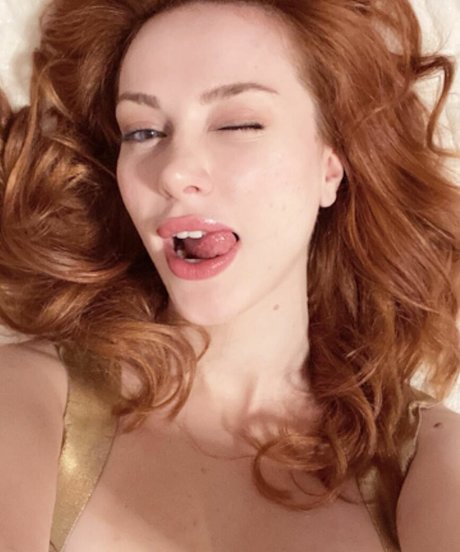 Aysennyuksel buena estrella porno galería