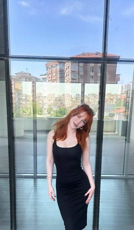 Aysennyuksel actrice libre galeries