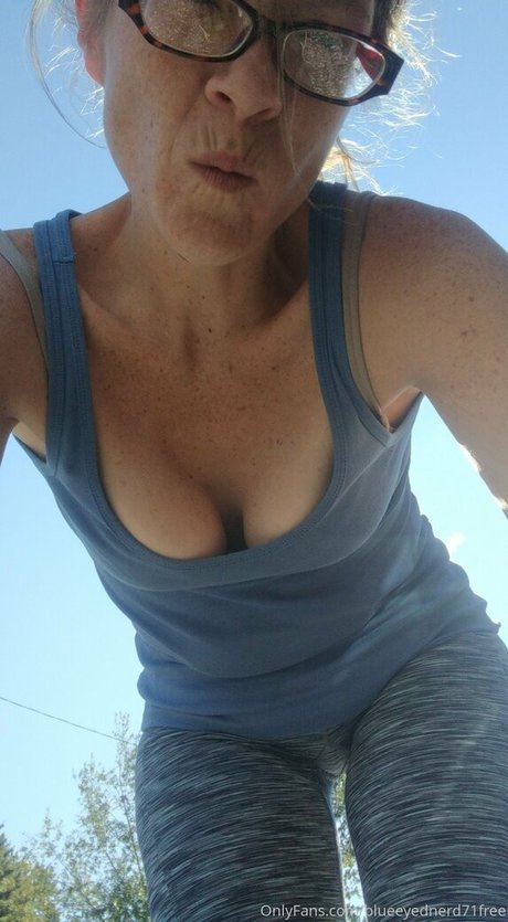 blueeyednerd71free naked model archive