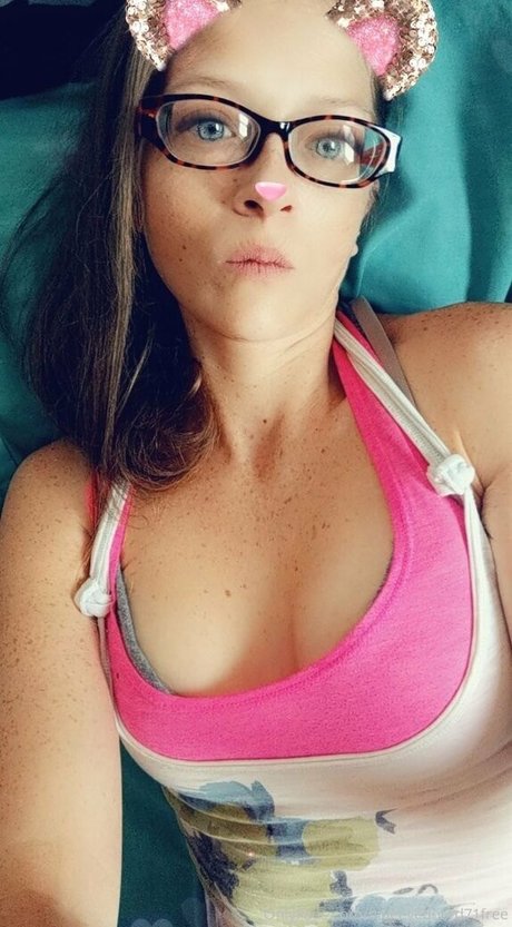 blueeyednerd71free modelo xxx imagen