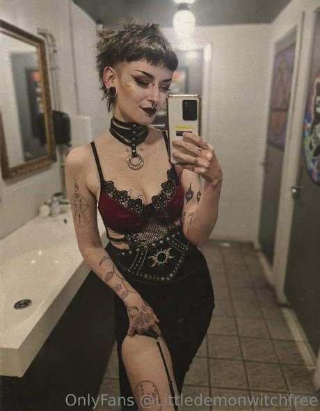 ebony babe onlyfans naked photos