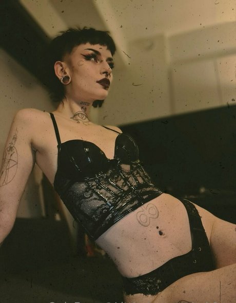 littledemonwitchfree sexy actress img