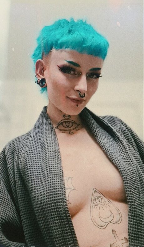 littledemonwitchfree actriz atractiva archivo