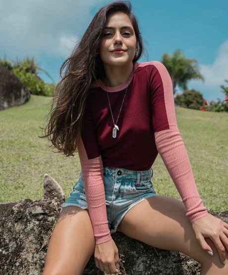 Jessika Alves mannequin images