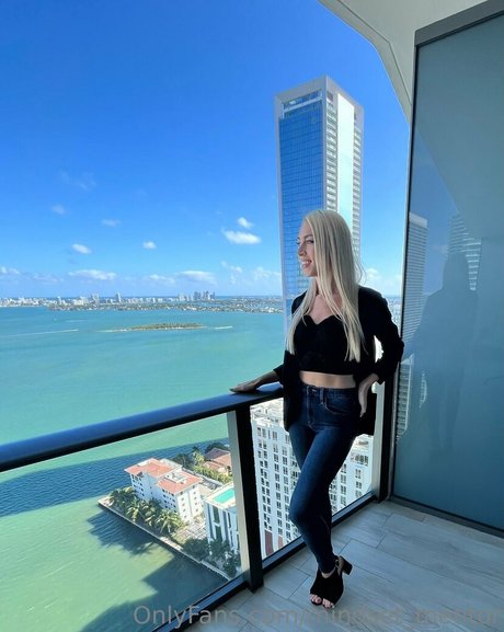 tallgirl onlyfans hot xxx image