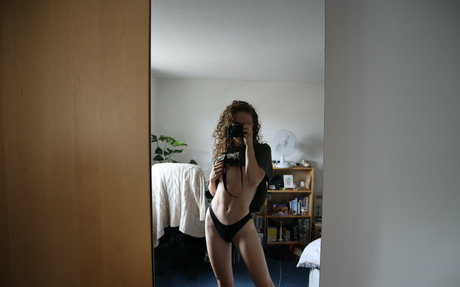 freshkiwi modelo desnudo archivo